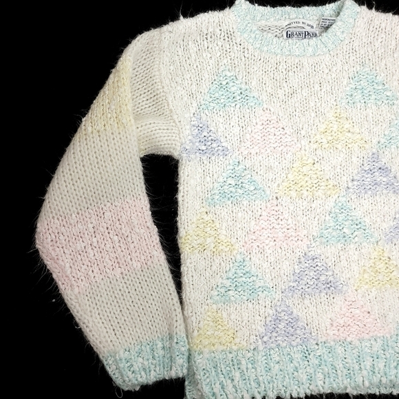 Hand Knit Grant Park Women's Small Acrylic Pastel Triangular Pattern RN# 67720 - Picture 3 of 12